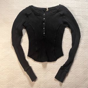 Long sleeved ribbed thick black free people Henley shirt!